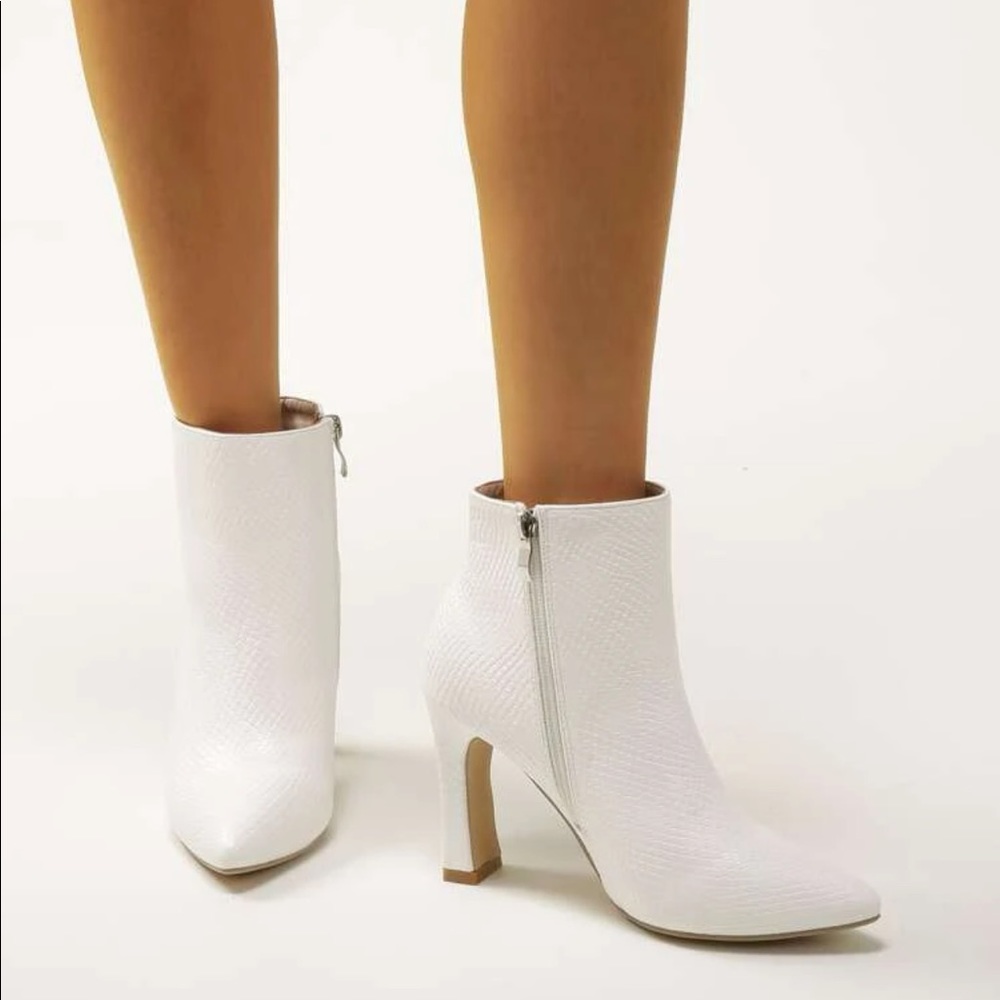 White Boot - Picture 4 of 7